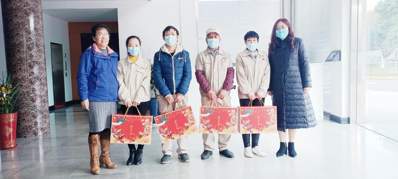 【慰問(wèn)職工】“是您為我們升起一縷冬日暖陽(yáng)……”(圖1)